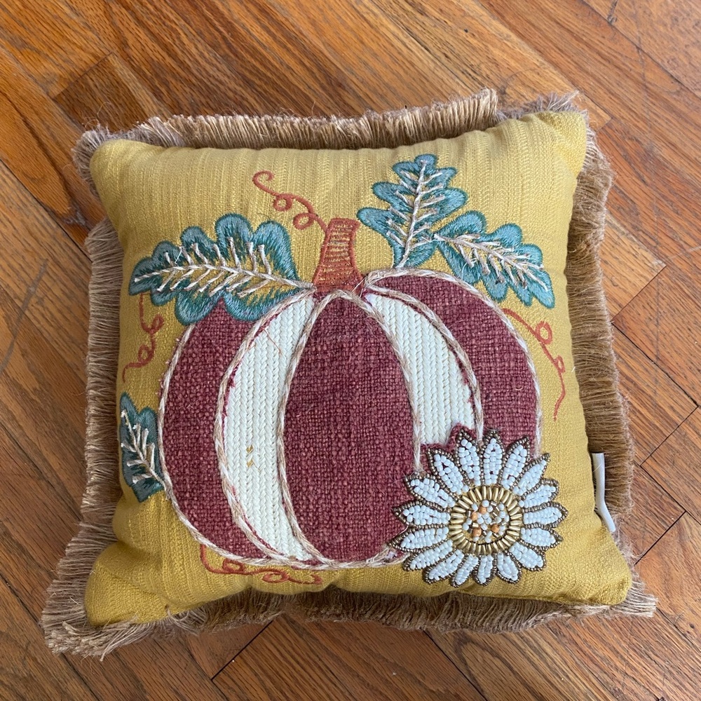 Pumpkin decorative pillows.